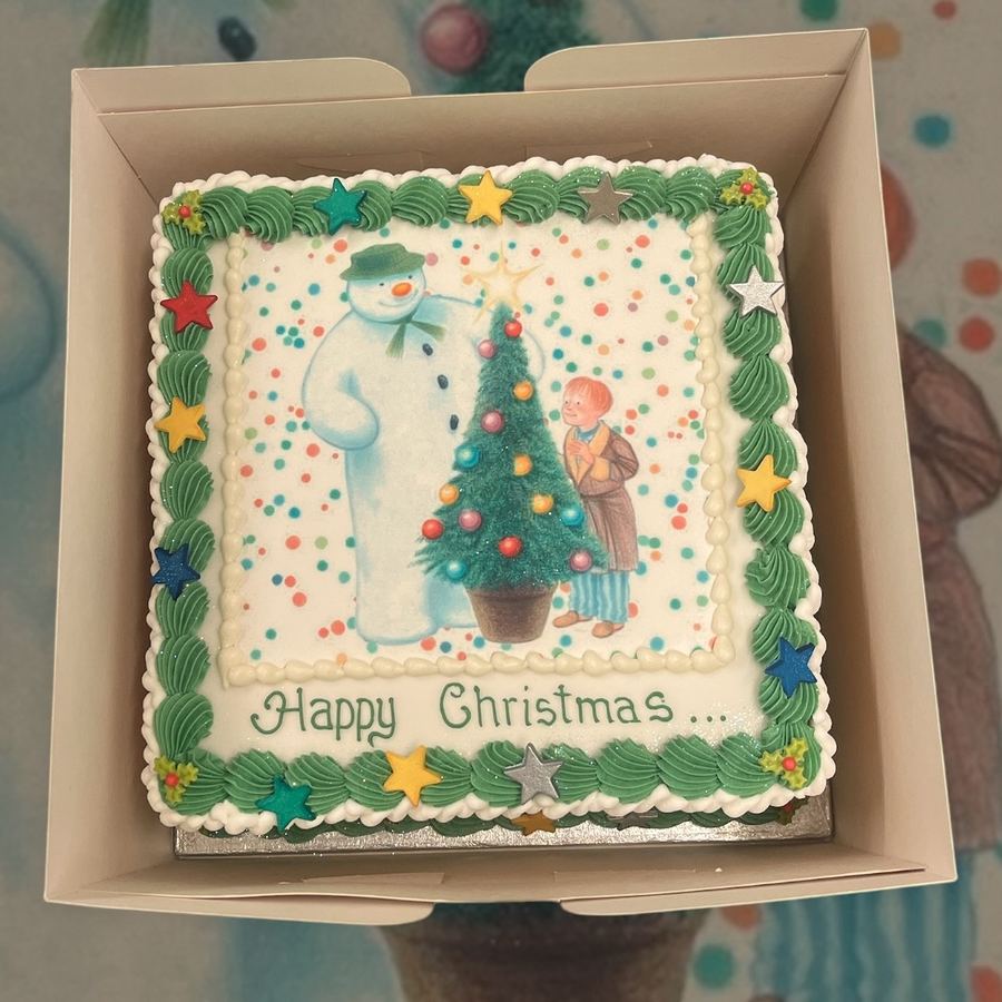 Snowman Christmas cake