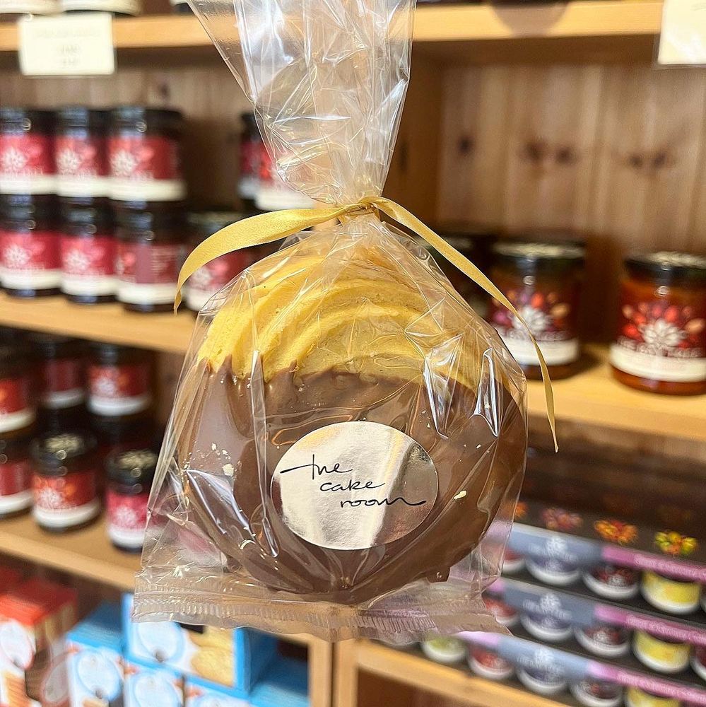 Viennese biscuits dipped in milk chocolate