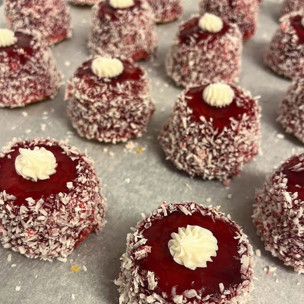 Duchess buns with raspberry jam and coconut