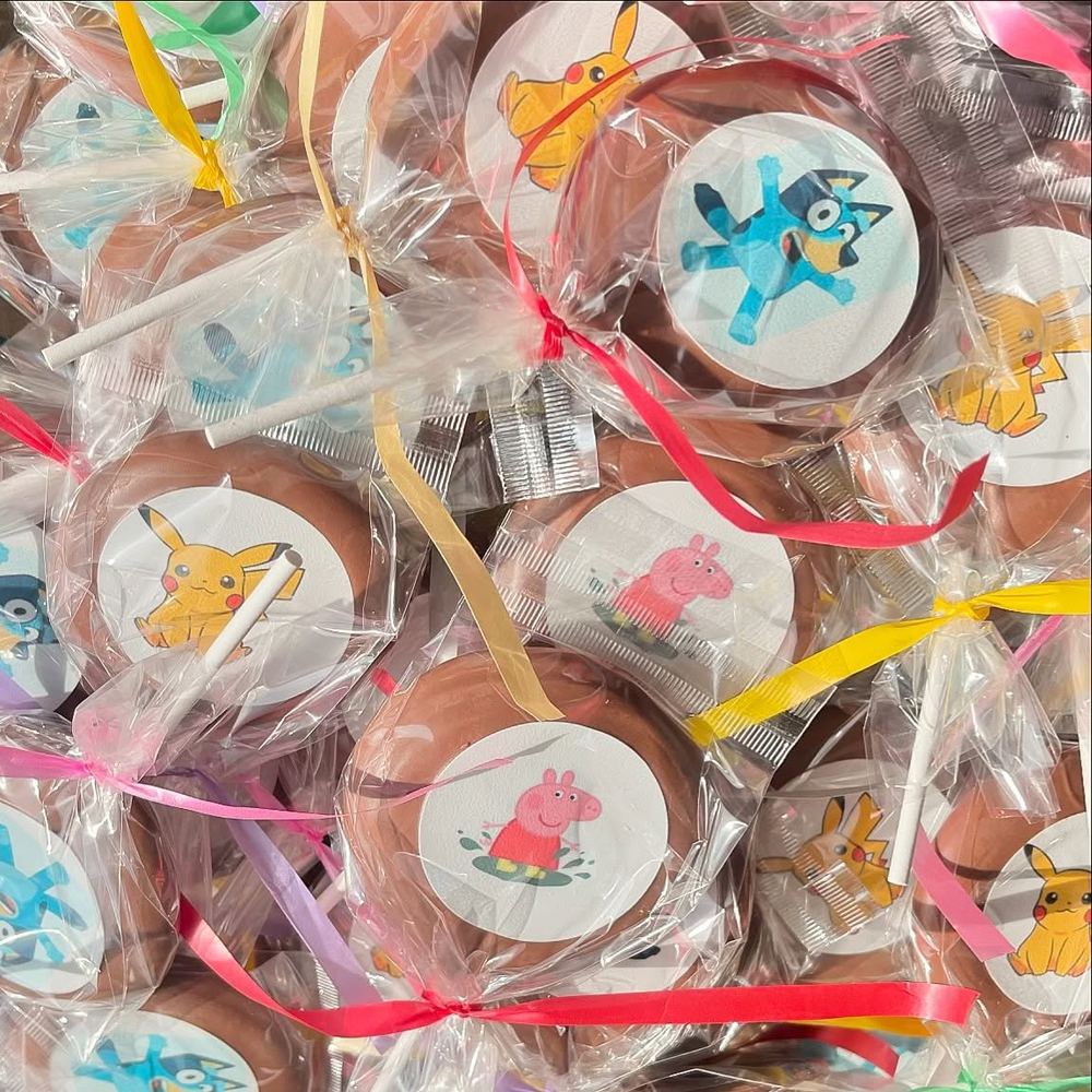 Small character chocolate lollies