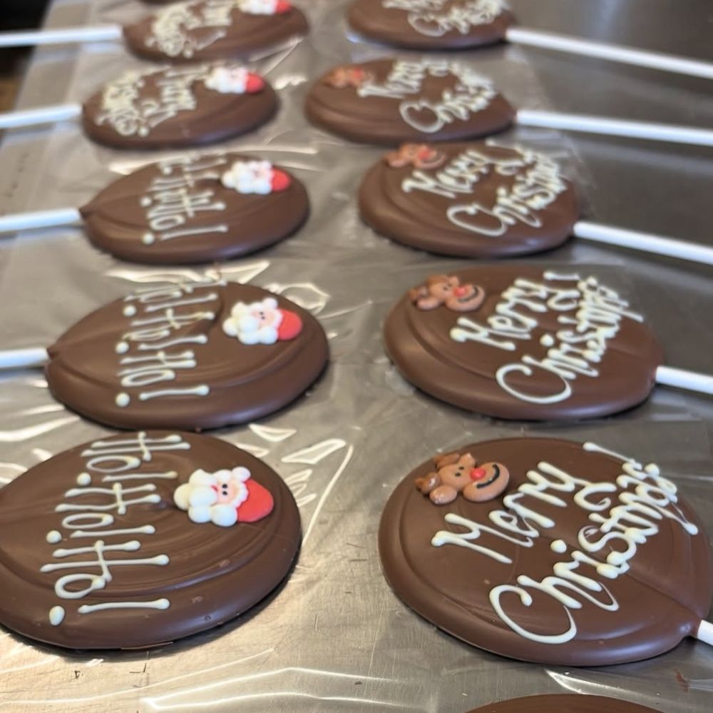 Merry Christmas and Ho Ho Ho chocolate lollies